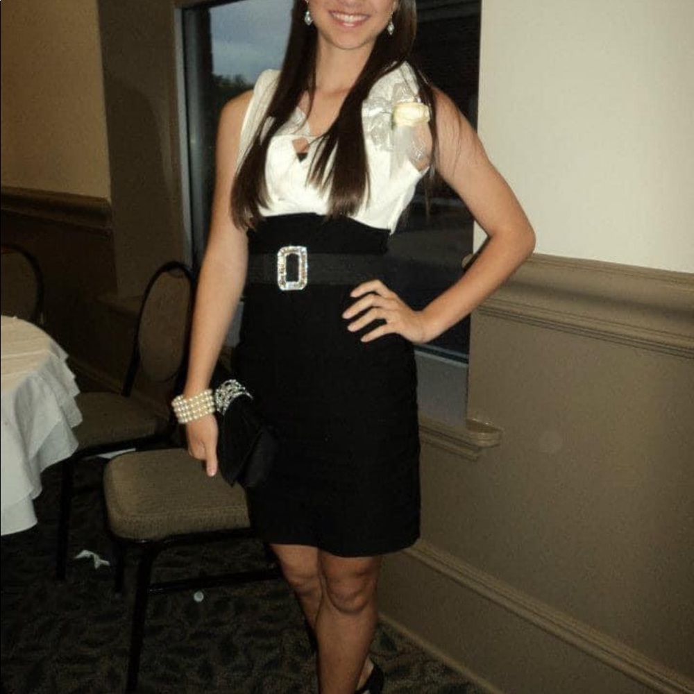 Ruby Rox Ruffled V-Neck Sleeveless Bodycon Dress Size 5